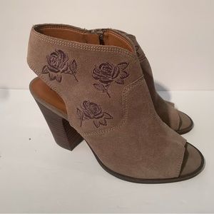 Lucky Brand Listana Brown Rust Suede Leather Peep Toe Heeled Booties size 9.5